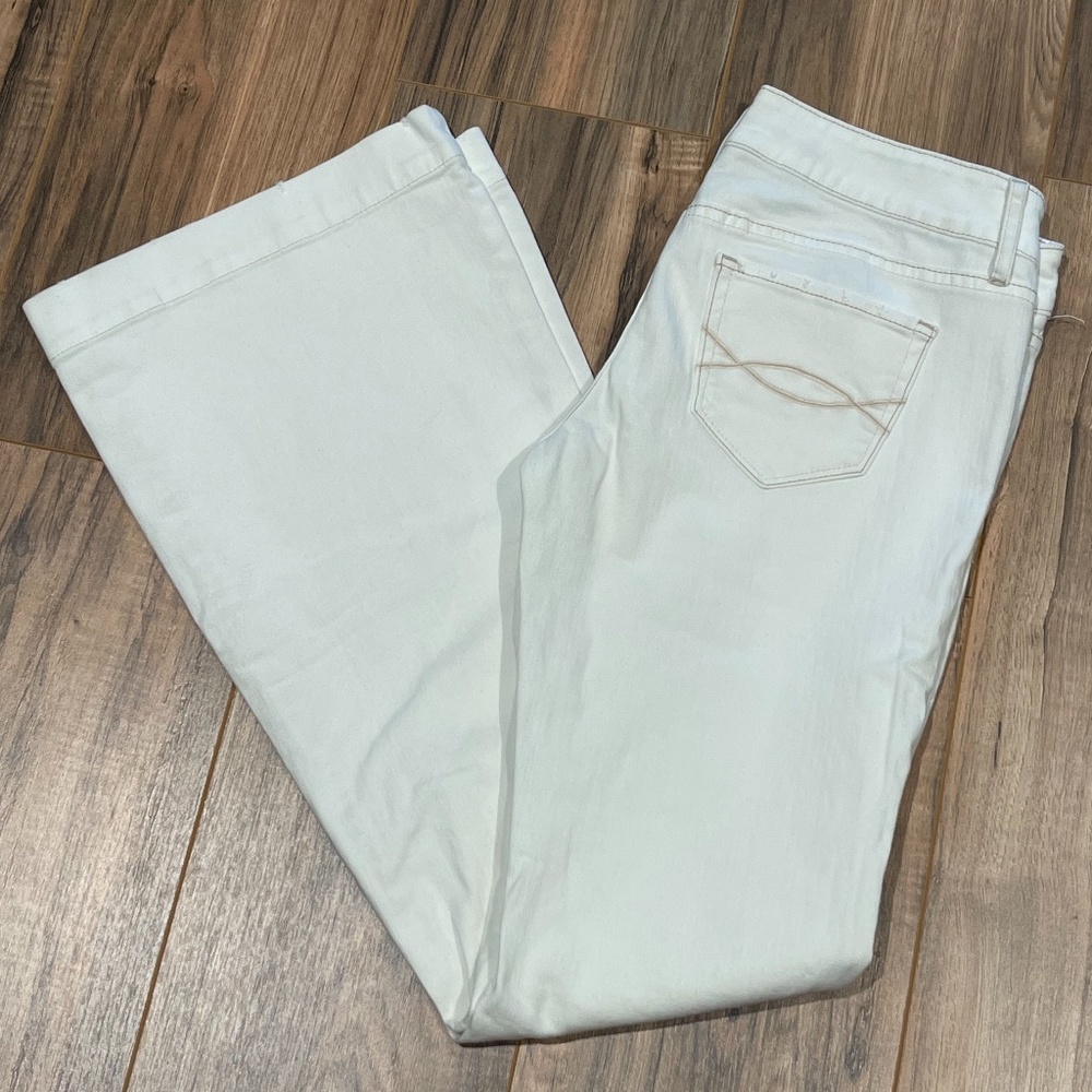 Abercrombie & Fitch Wide Leg White Jeans. Sz 4